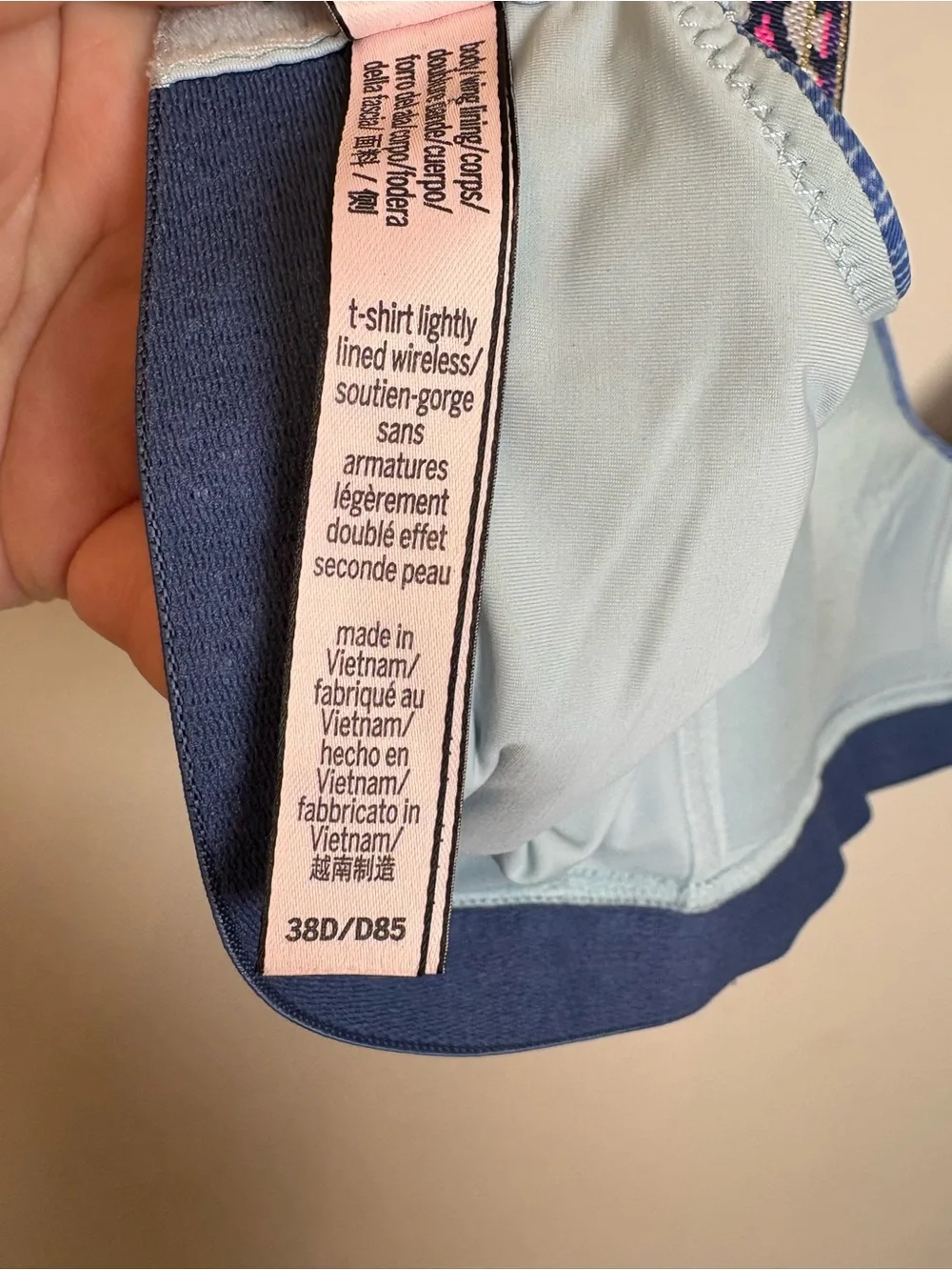Victoria Secret T-Shirt Bra Lightly Lined Wireless 38D